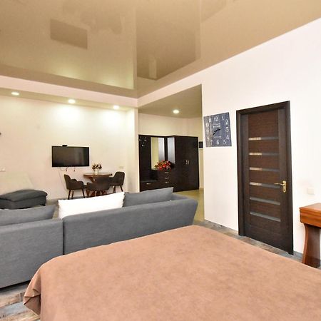 Yars Apartments Γιερεβάν Εξωτερικό φωτογραφία